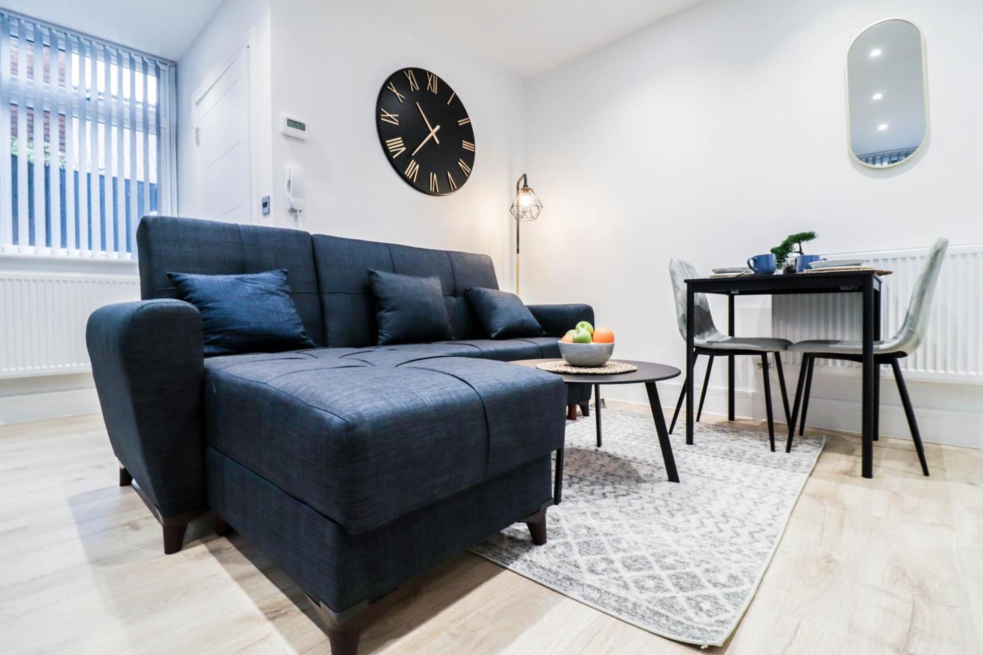 Modern 1-Bed Apartment In Buckinghamshire With Free Wifi, Parking & Garden High Wycombe Exterior photo