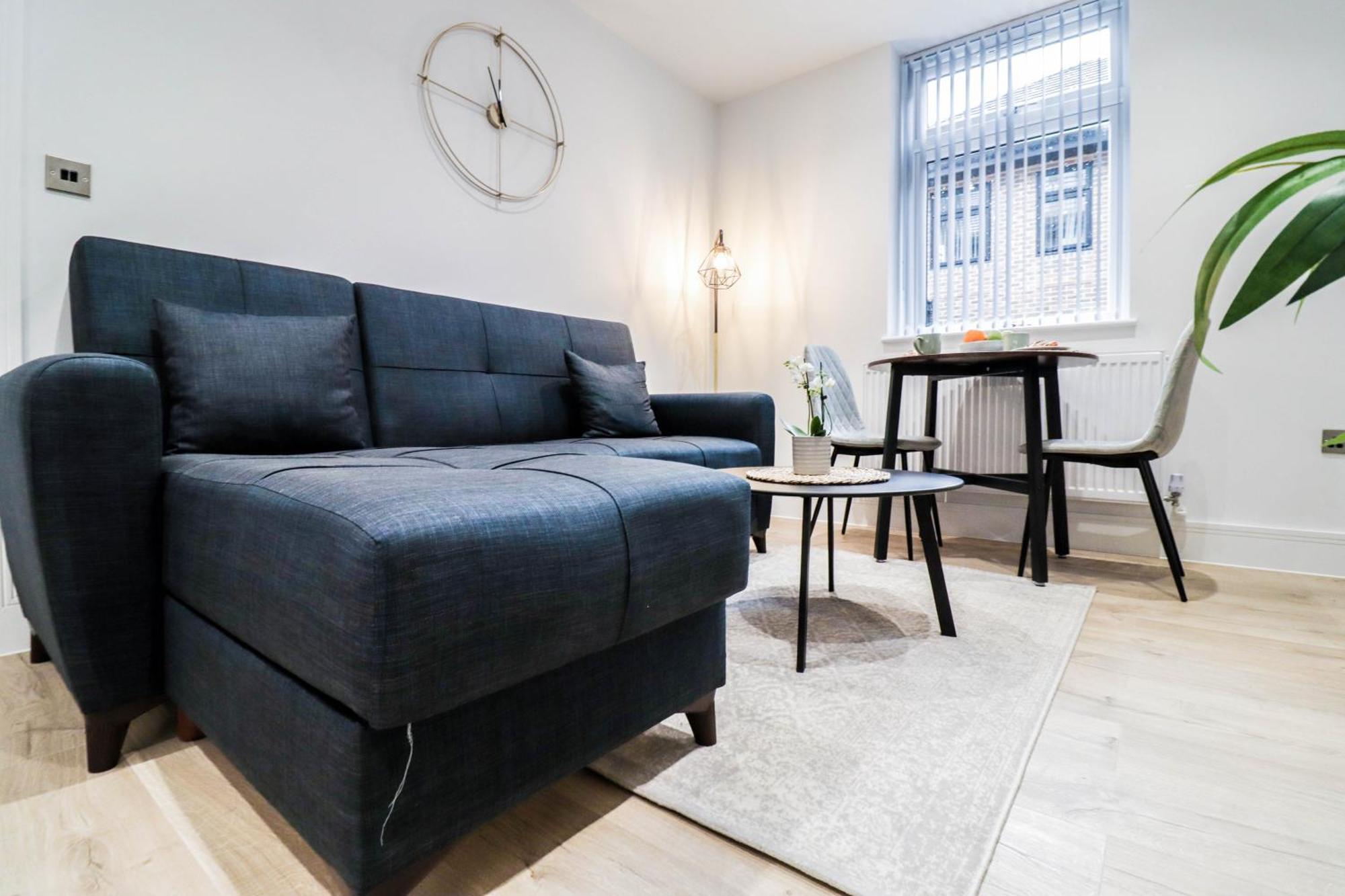 Modern 1-Bed Apartment In Buckinghamshire With Free Wifi, Parking & Garden High Wycombe Exterior photo