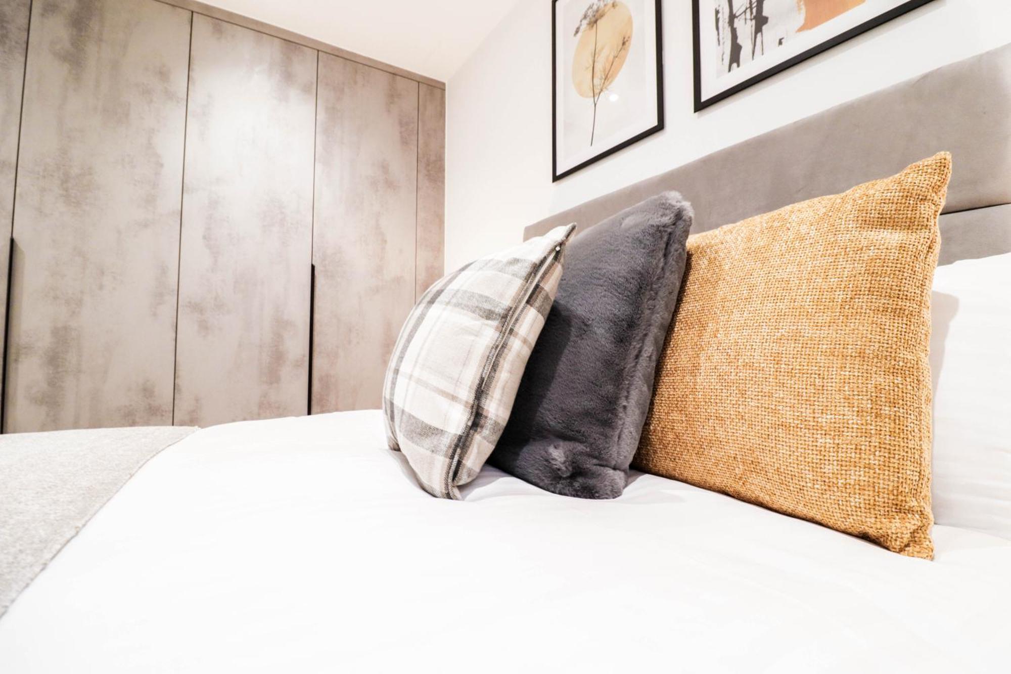 Modern 1-Bed Apartment In Buckinghamshire With Free Wifi, Parking & Garden High Wycombe Exterior photo