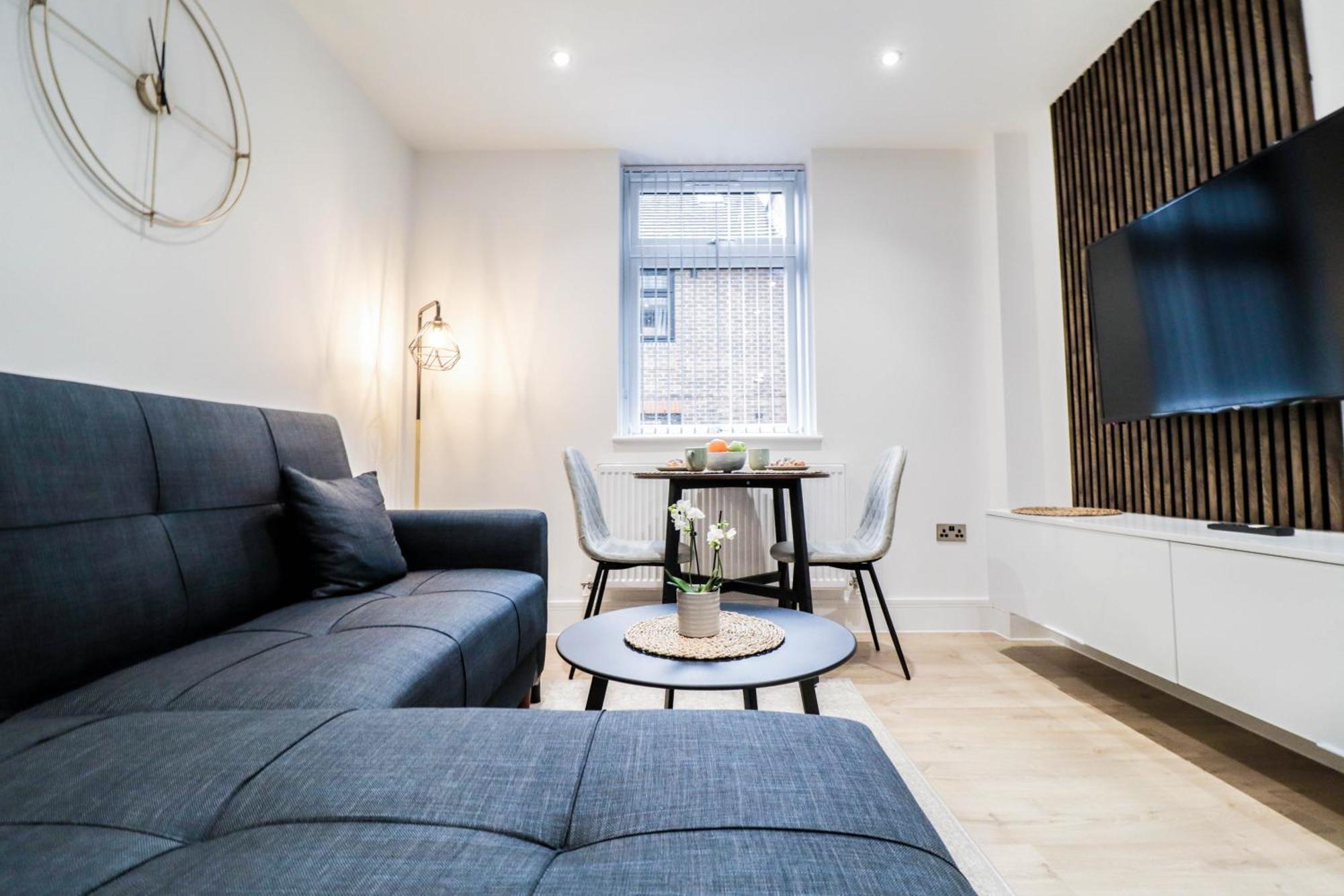 Modern 1-Bed Apartment In Buckinghamshire With Free Wifi, Parking & Garden High Wycombe Exterior photo