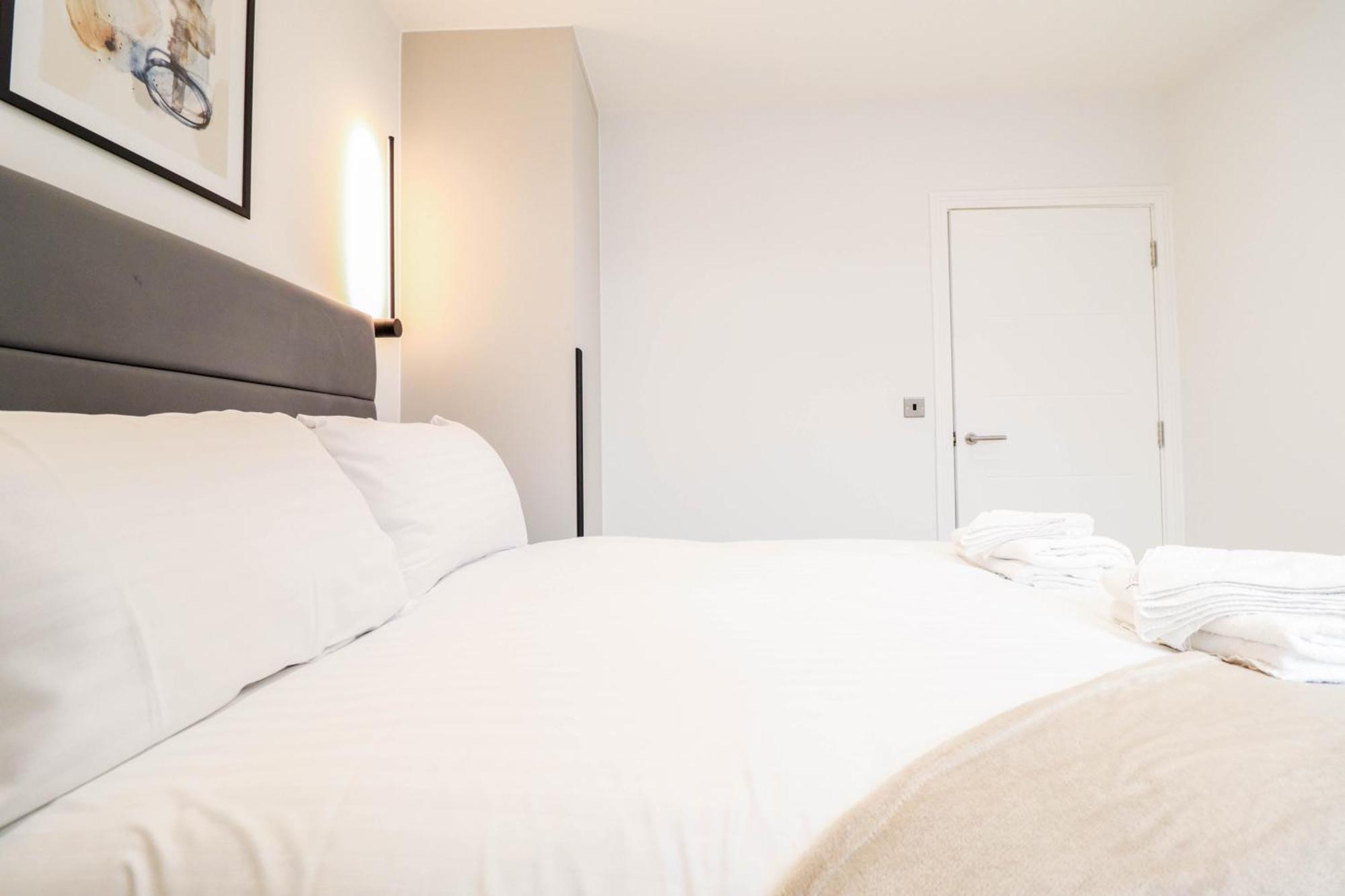 Modern 1-Bed Apartment In Buckinghamshire With Free Wifi, Parking & Garden High Wycombe Exterior photo