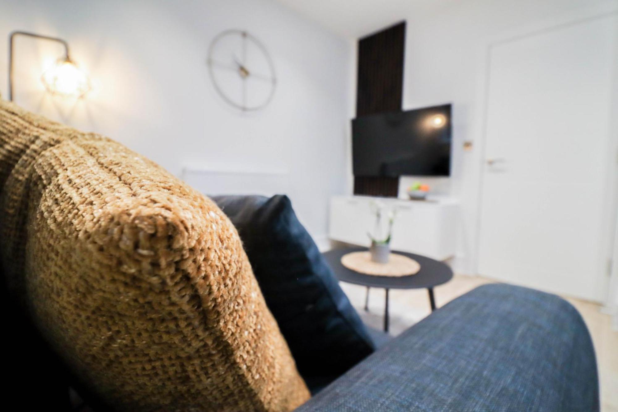 Modern 1-Bed Apartment In Buckinghamshire With Free Wifi, Parking & Garden High Wycombe Exterior photo