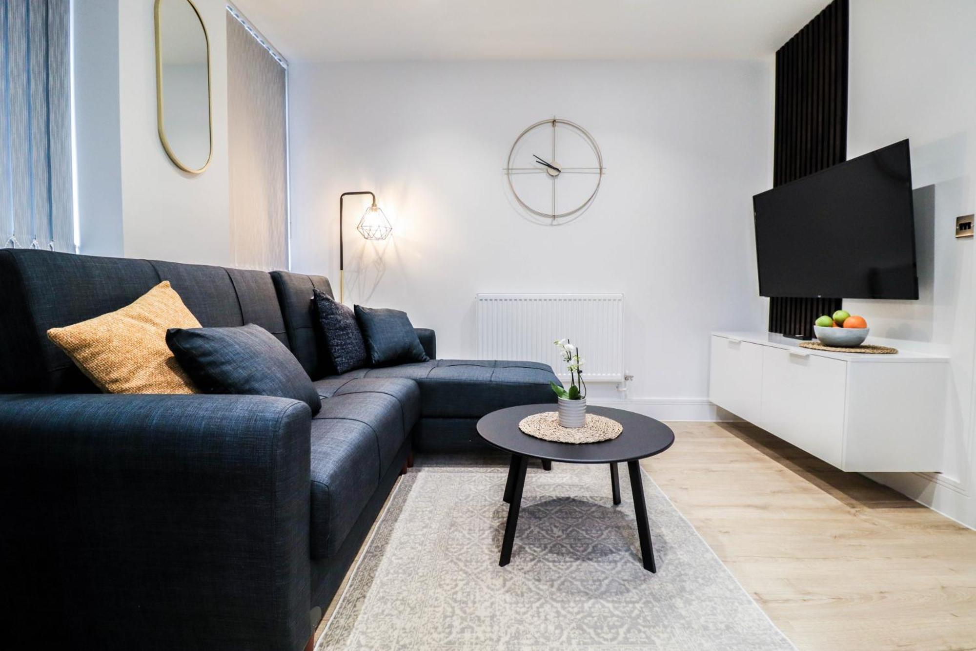 Modern 1-Bed Apartment In Buckinghamshire With Free Wifi, Parking & Garden High Wycombe Exterior photo