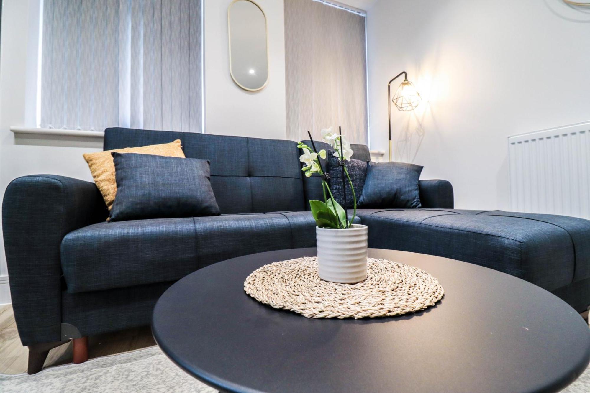 Modern 1-Bed Apartment In Buckinghamshire With Free Wifi, Parking & Garden High Wycombe Exterior photo