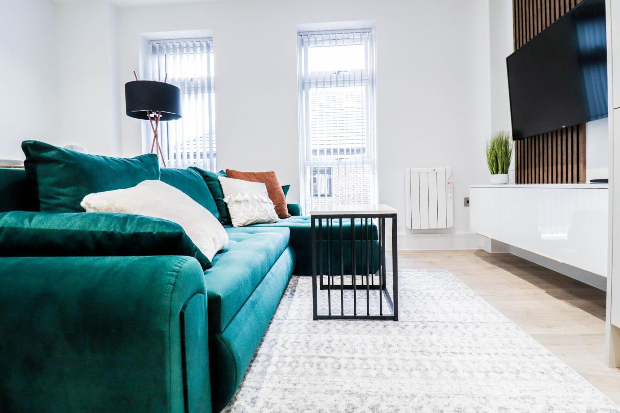 Modern 1-Bed Apartment In Buckinghamshire With Free Wifi, Parking & Garden High Wycombe Exterior photo