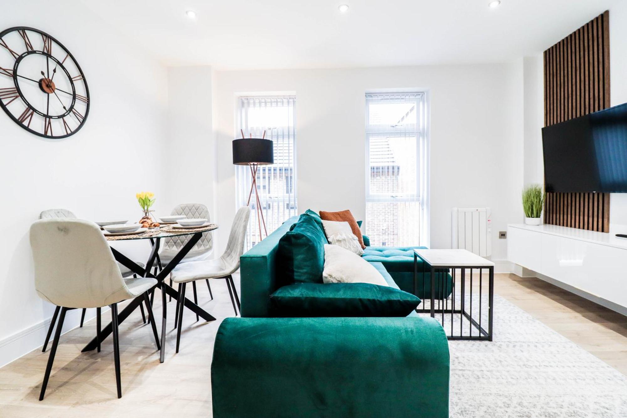 Modern 1-Bed Apartment In Buckinghamshire With Free Wifi, Parking & Garden High Wycombe Exterior photo