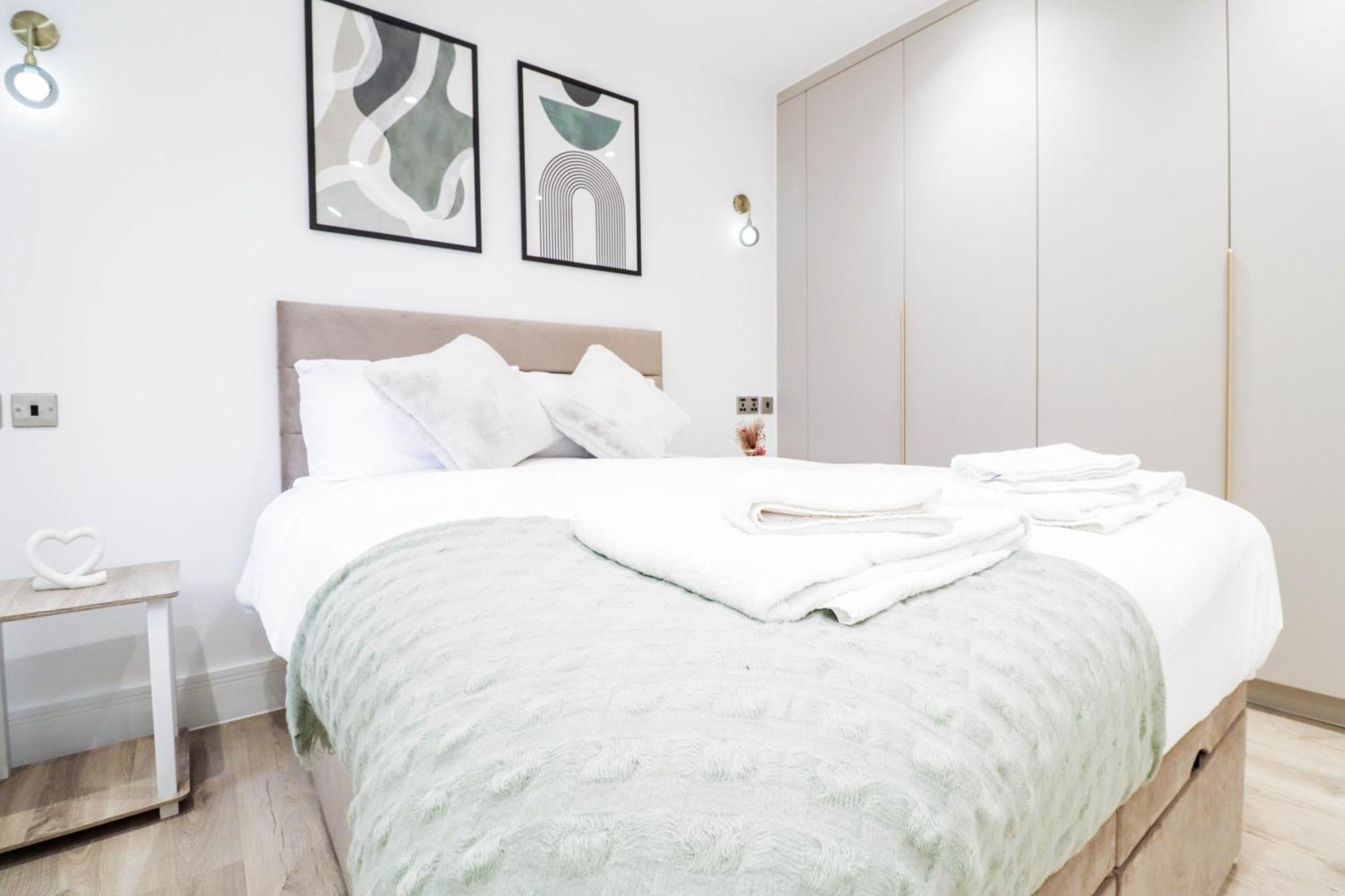 Modern 1-Bed Apartment In Buckinghamshire With Free Wifi, Parking & Garden High Wycombe Exterior photo